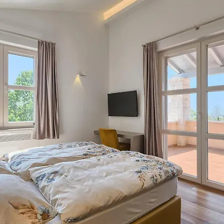 Nikolina * 포레치