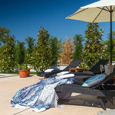 펜션 Nikolina 포레치