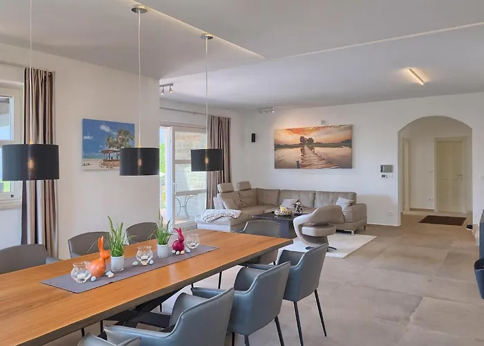 Ferienhaus Nikolina *